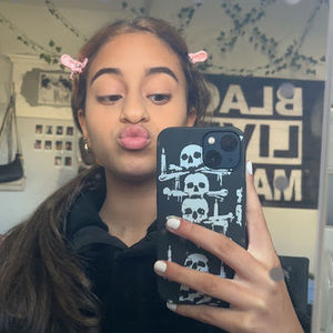 Meet your Posher, Salma